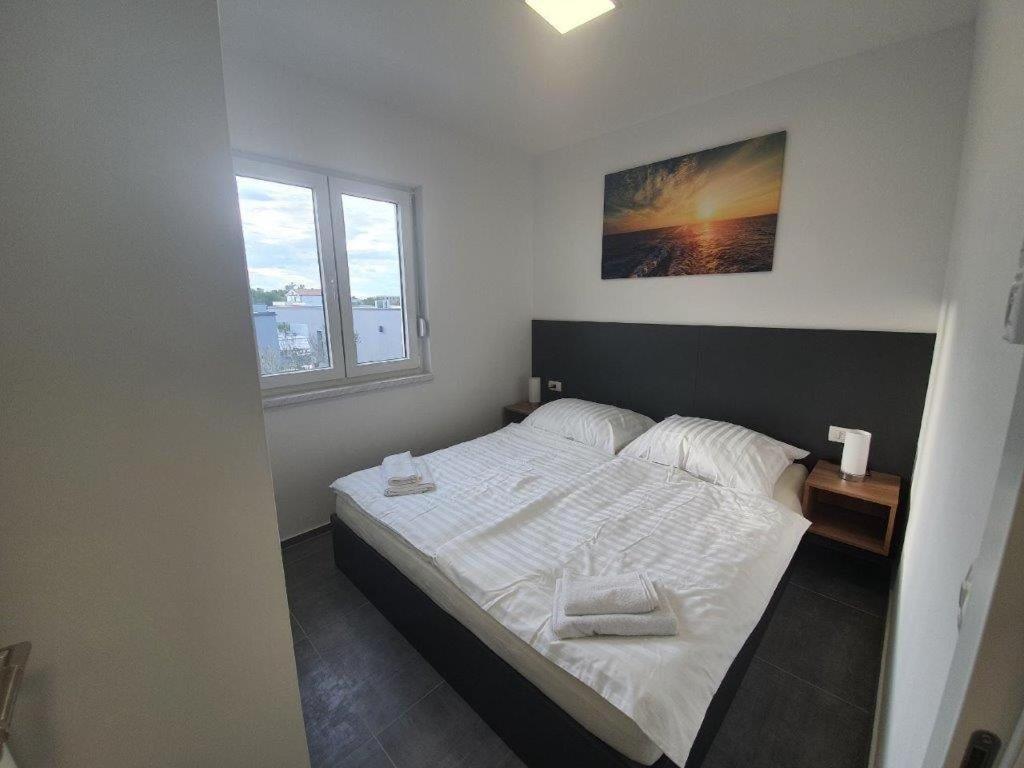 Apartment Martina Vir Esterno foto