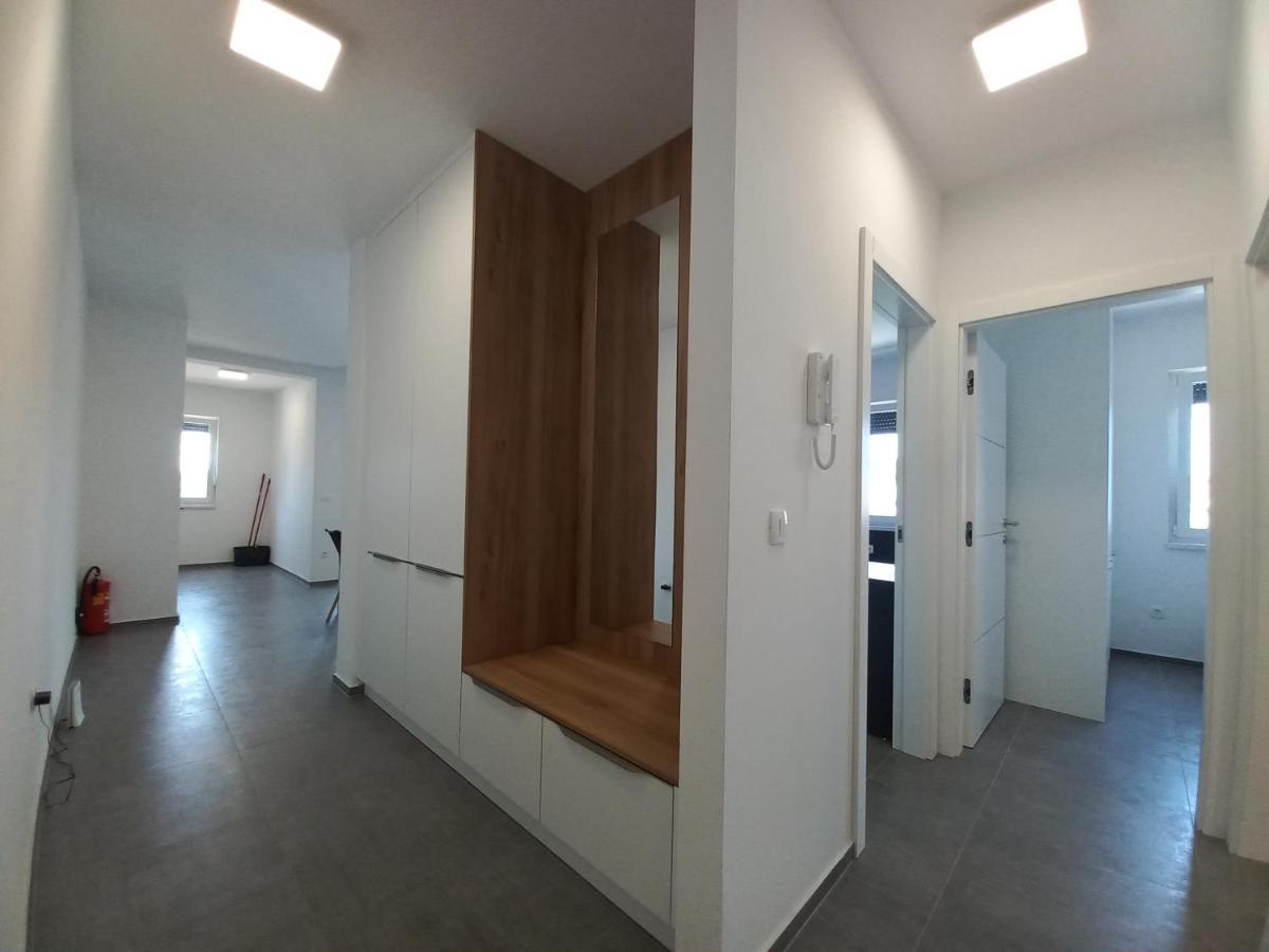 Apartment Martina Vir Esterno foto