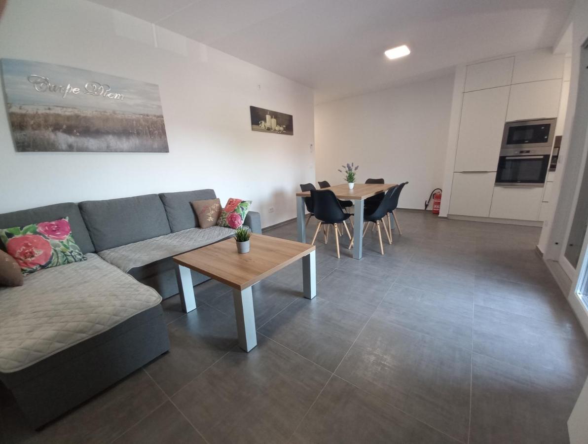 Apartment Martina Vir Esterno foto