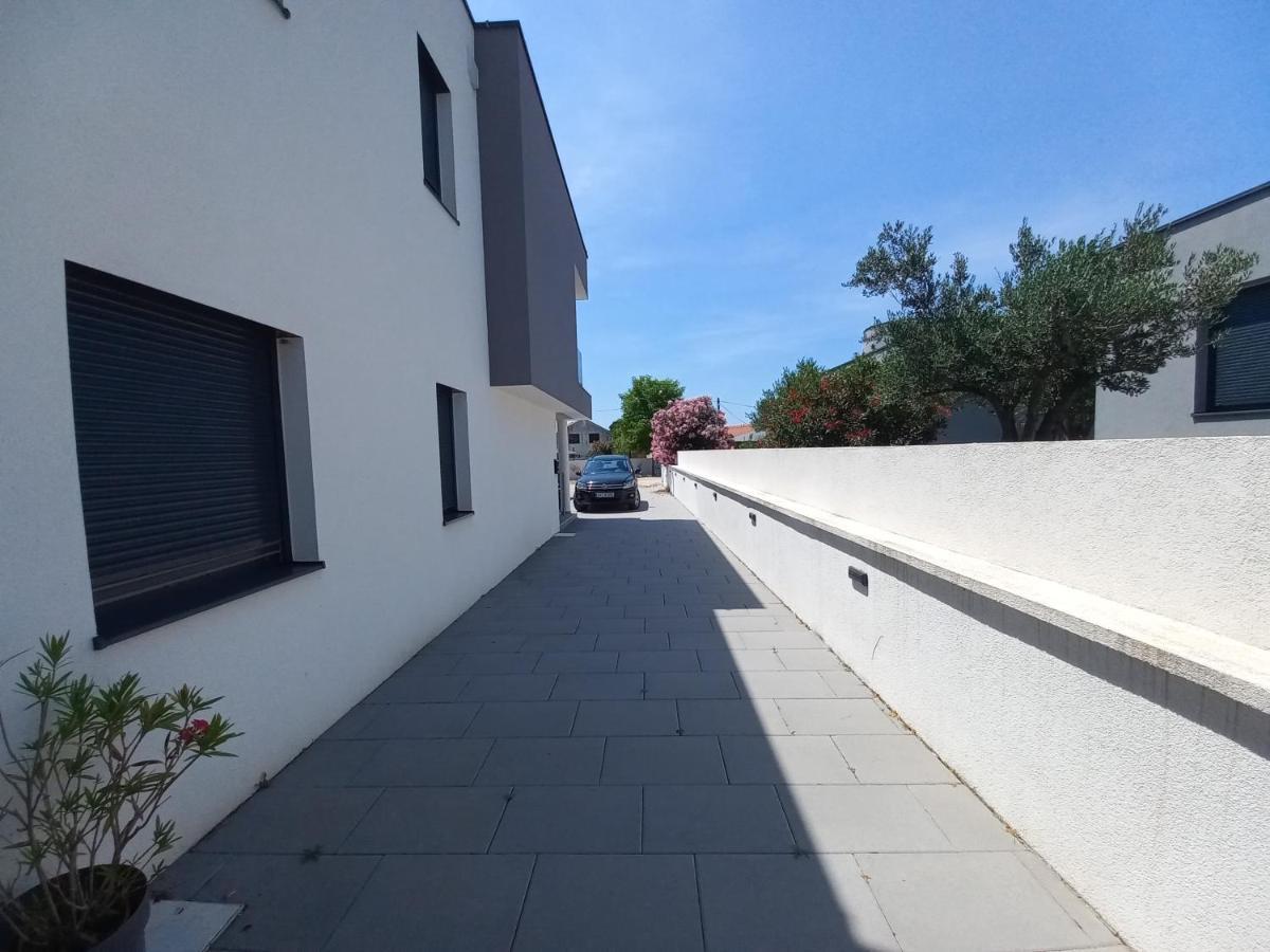 Apartment Martina Vir Esterno foto