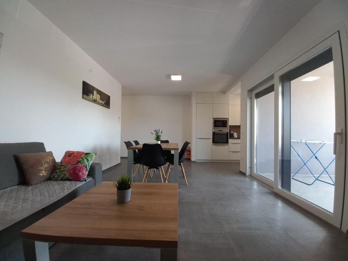 Apartment Martina Vir Esterno foto