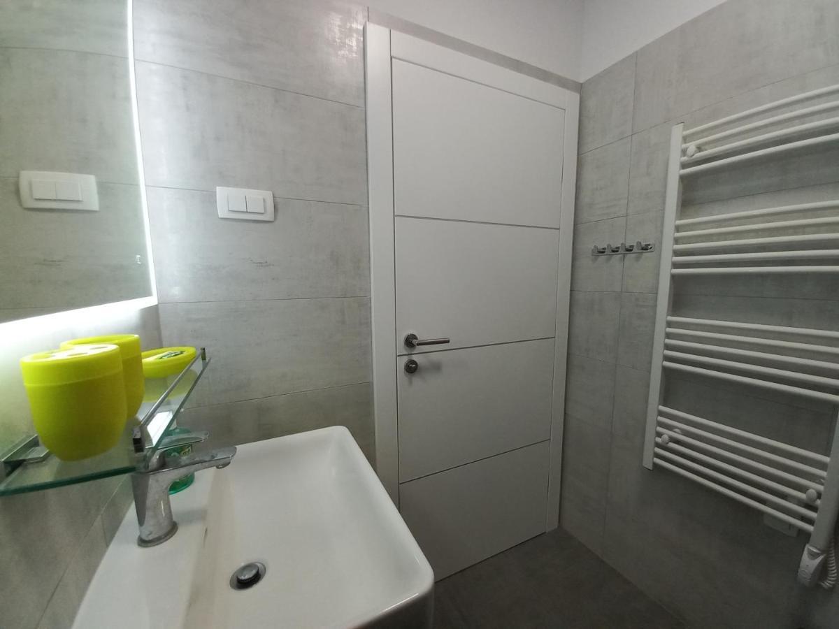 Apartment Martina Vir Esterno foto