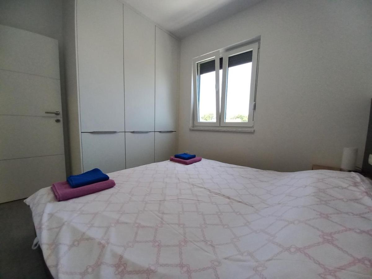 Apartment Martina Vir Esterno foto