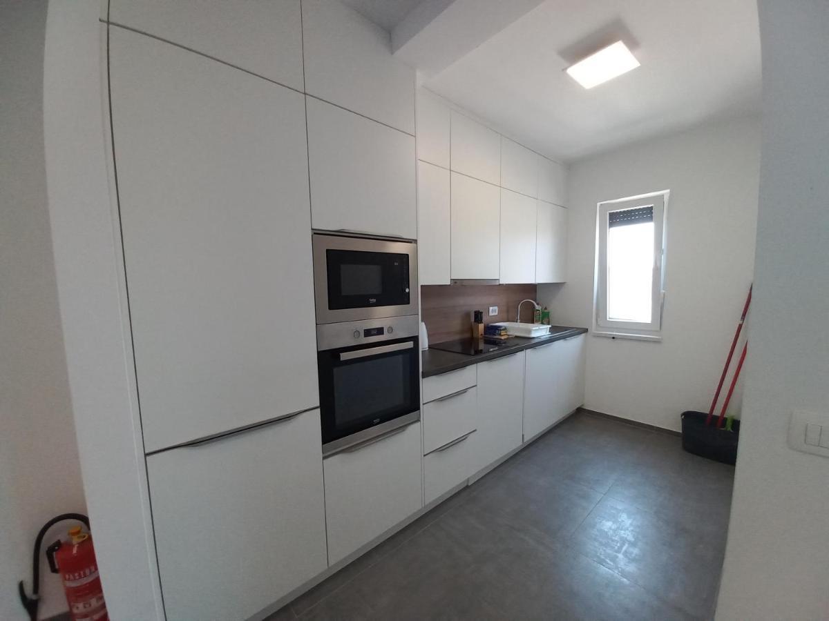 Apartment Martina Vir Esterno foto