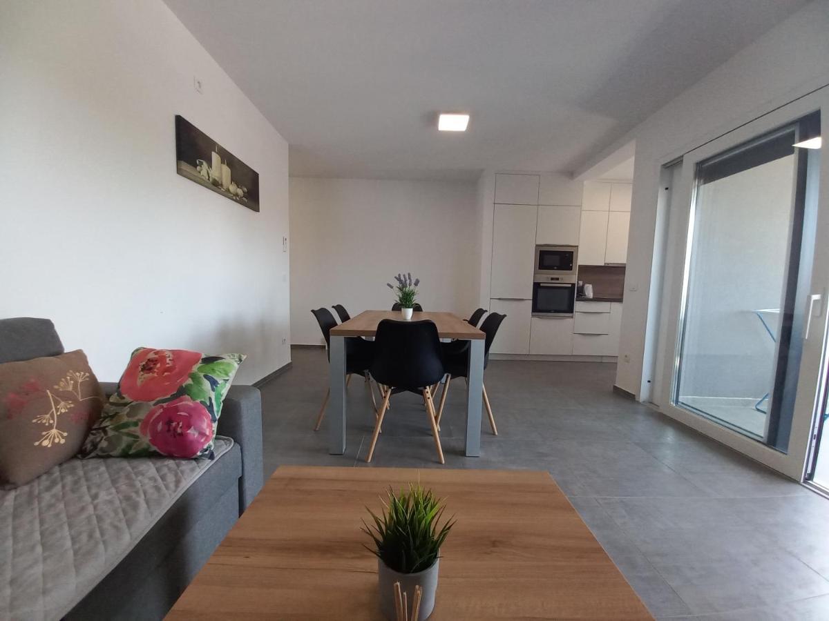 Apartment Martina Vir Esterno foto